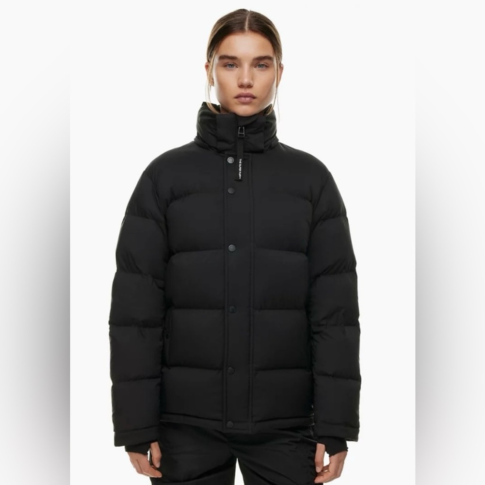Brand new Aritzia Black Superpuff